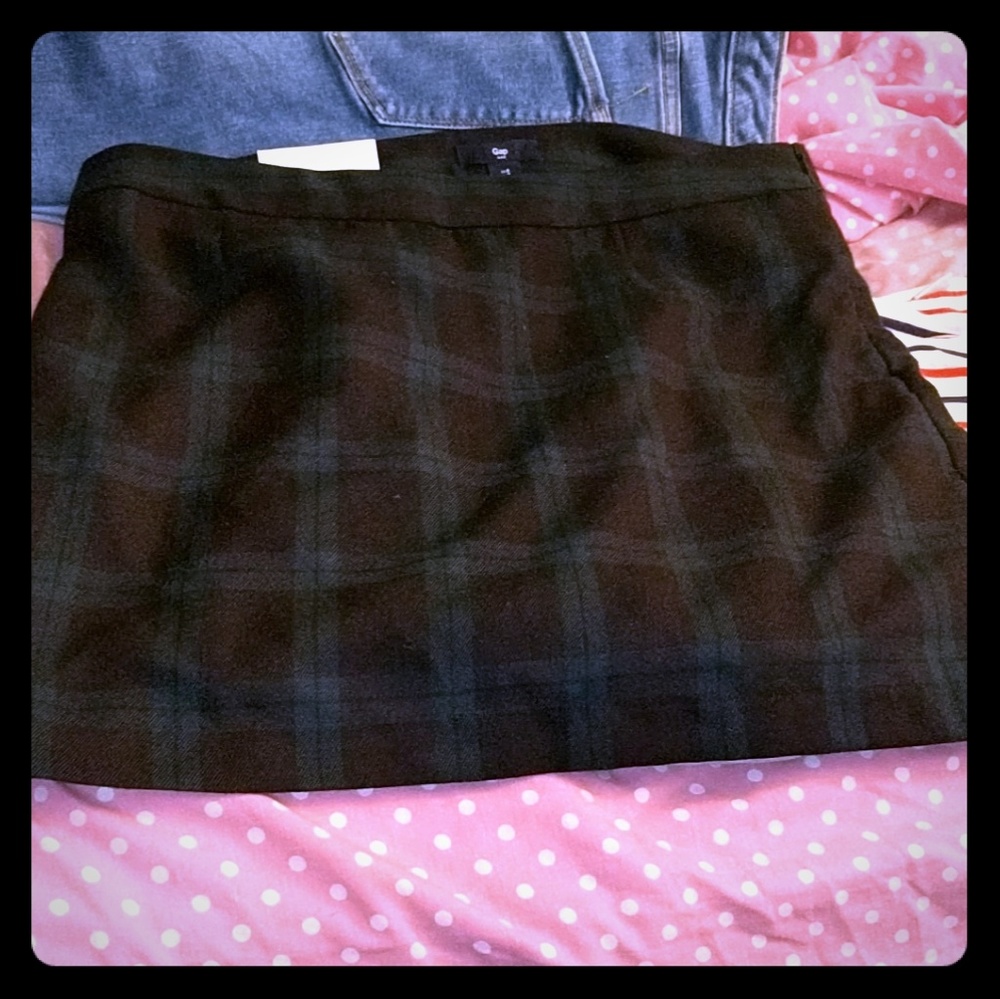 Green and black plaid mini skirt